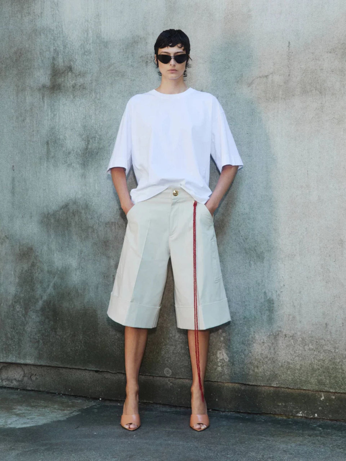 Nick Chain Adorned Tailored Cuff Popeline Shorts / Ivory Womens Darkpark 